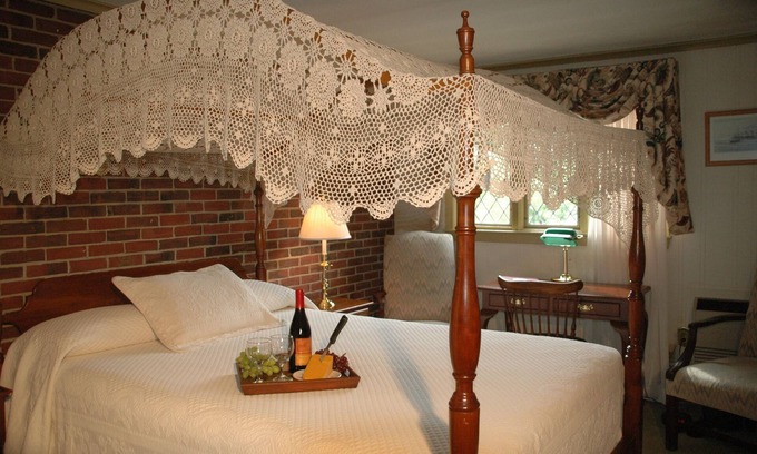 Hampton Hôtel | Lamie's Inn and The Old Salt Restaurant