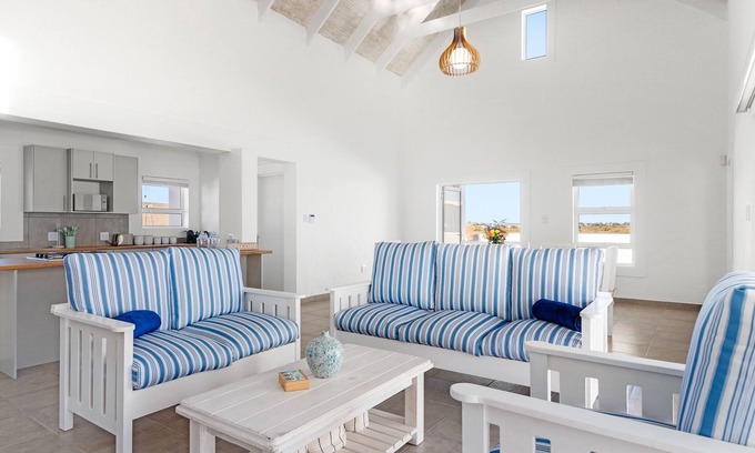 Stompneusbaai Maison | Lampiesbaai Beach House