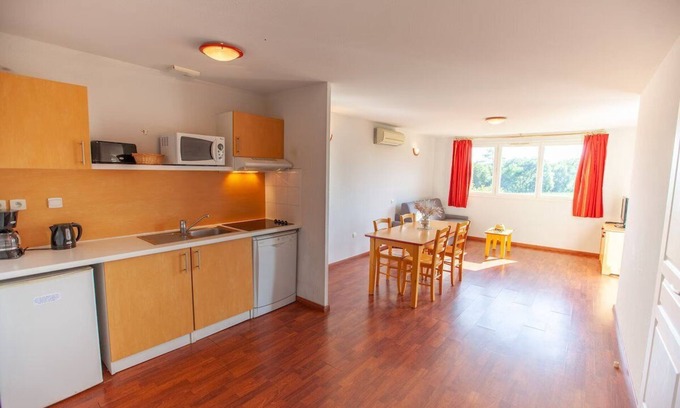 Cassen Appartement | Landes Charm: Modern Comforts Meet Traditional Warmth, Pet-Friendly
