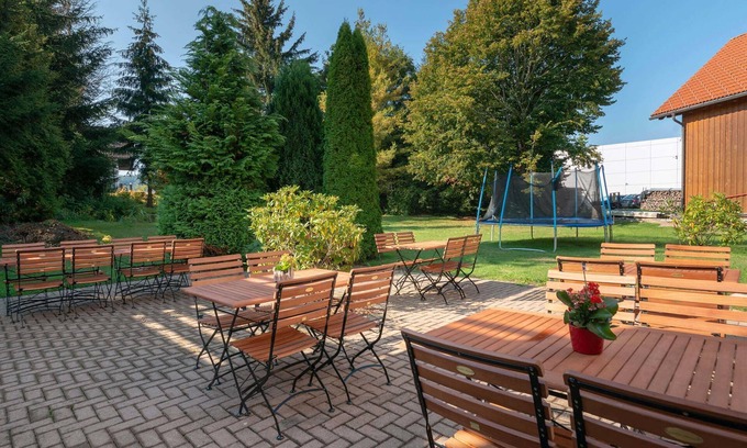 Haeusern Maison | Chalet Krügle - Landgasthof zum Dorfkrug