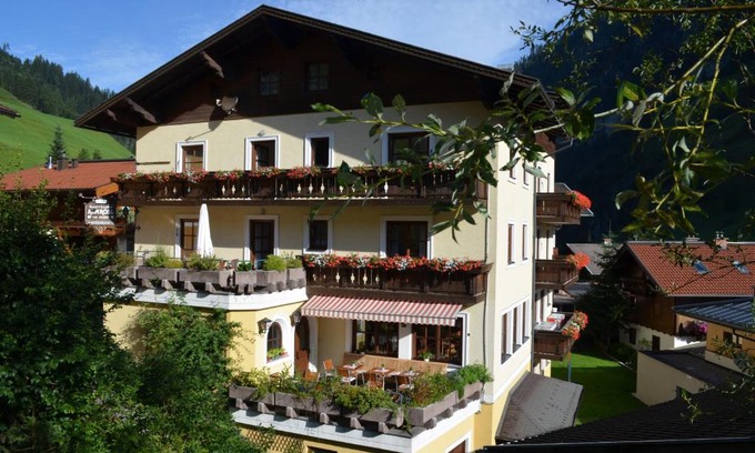 Huettschlag Hôtel | Landhotel Almrösl im Großarltal
