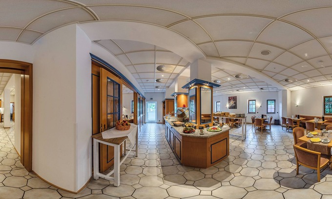 Dillstadt Hôtel | Landhotel Der Distelhof mit Scheunencafé
