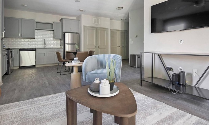 Paw Creek Appartement | Landing | Amazing 1BD, Game Room, Pool