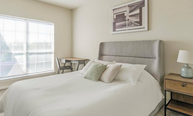 Southbelt/Ellington Appartement | Landing | Amazing 1BD, Gym, Game Room