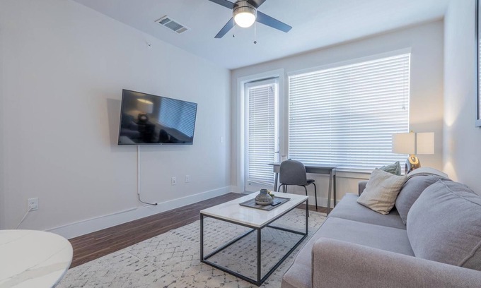 Wetmore Appartement | Landing | Amazing 1BD, Gym, Clubhouse