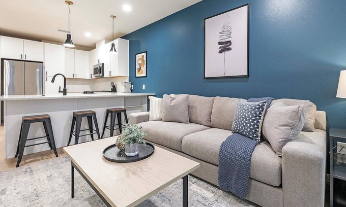 Civic Center Appartement | Landing at akin Golden Triangle - 1 Bedroom in .