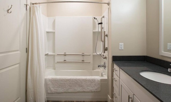 Toledo Appartement | Landing at Marina Lofts - 2 Bedrooms in East Toledo