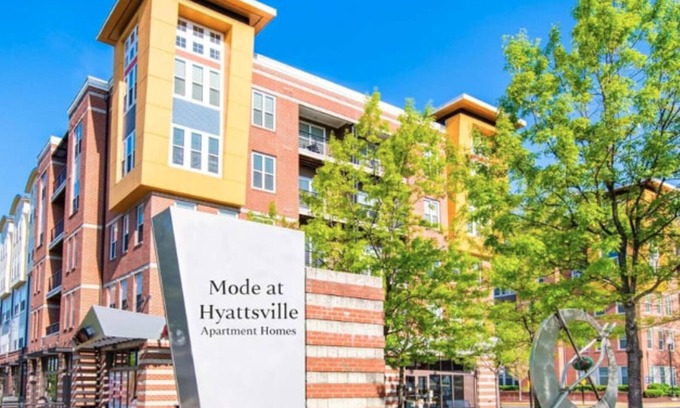 Chillum Appartement | Landing at Mode at Hyattsville - Studio in Hyattsville