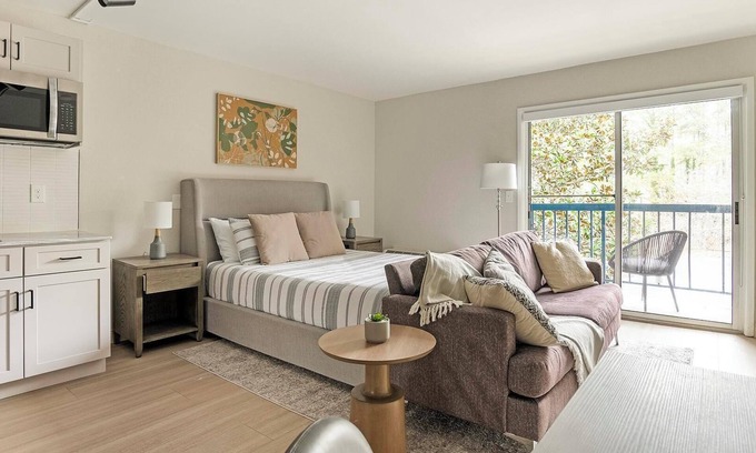 Northeast Raleigh Appartement | Landing at The Harrison - Studio in Northeast R.