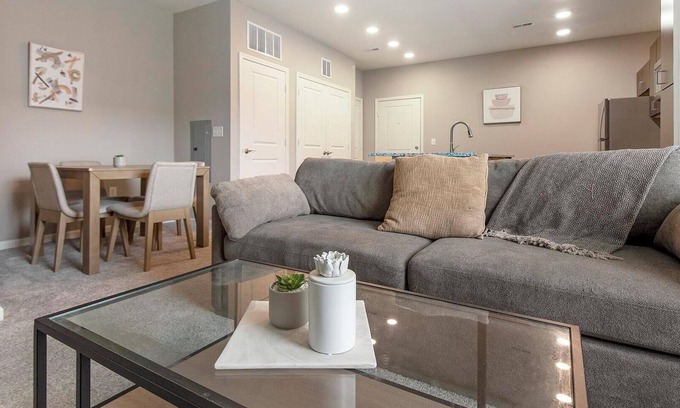 Chesterfield Appartement | Landing at The Parq at Chesterfield - 2 Bedroom.