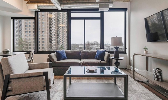 Baileys Crossroads Appartement | Landing at Three Collective - 1 Bedroom in Fall.