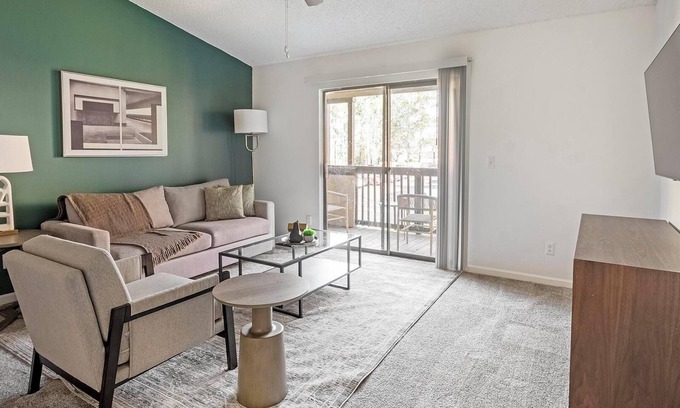 Sunbeam Appartement | Landing at Timberwalk at Mandarin - 2 Bedrooms .