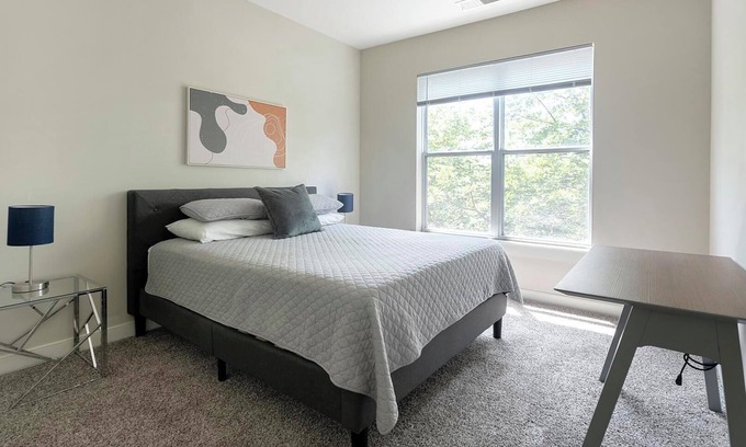 Chillum Appartement | Landing | Beautiful 1BD, Pool, Gym