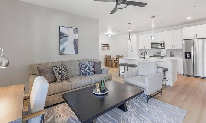 Casa Grande Appartement | Landing | Beautiful 2BD, Gym, Clubhouse