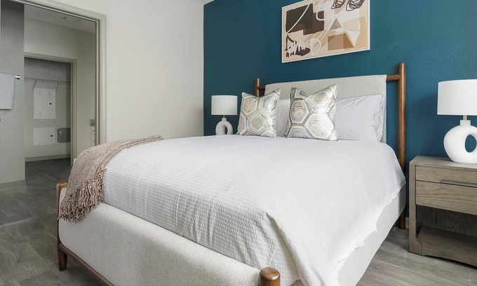 Paw Creek Appartement | Landing | Stylish 2BD, Pool, Clubhouse