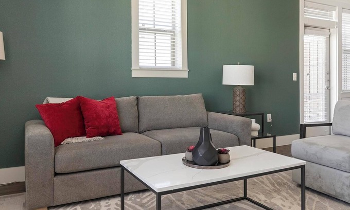 Stone Oak Appartement | Landing | Chic 1BD, Pool, Game Room