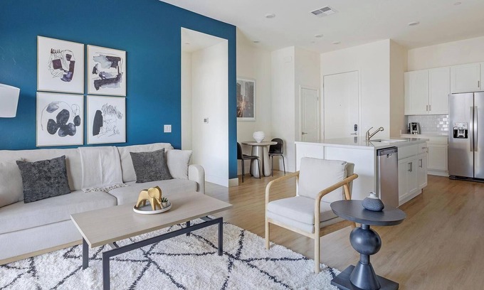Casas Adobes Appartement | Landing | Chic 2BD, Pool