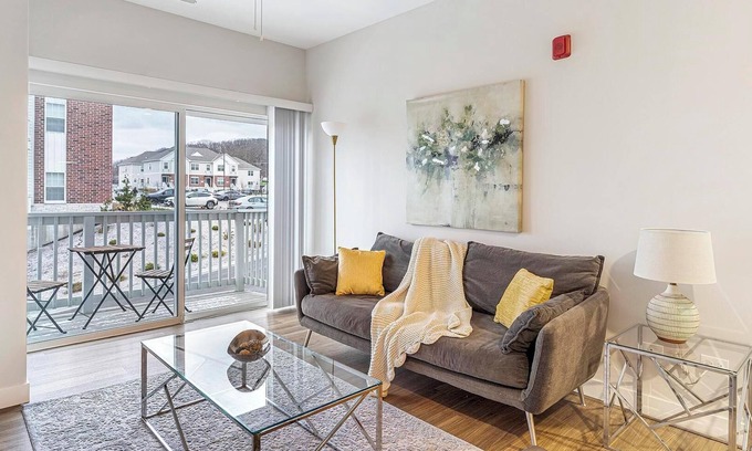 Willow Springs Appartement | Landing | Chic 2BD, Gym, Clubhouse