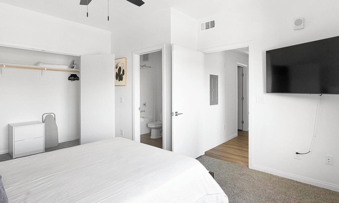 Townsite Appartement | Landing | Incredible 1BD, Rooftop Lounge, Pool
