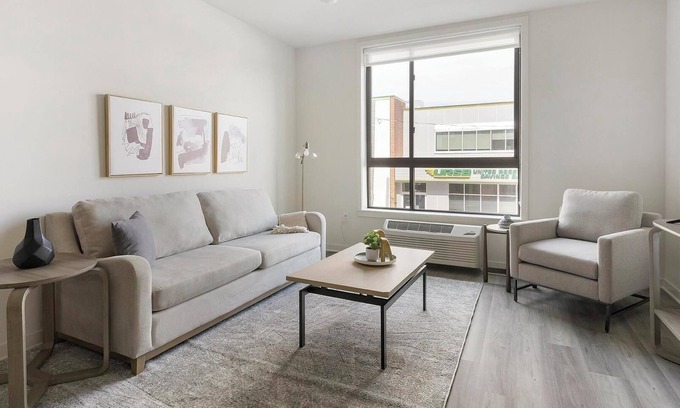 Carteret Appartement | Landing | Incredible 1BD, Courtyard, Gym