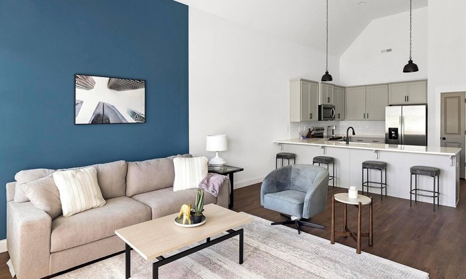 Athens Appartement | Landing | Incredible 2BD, Clubhouse, Gym