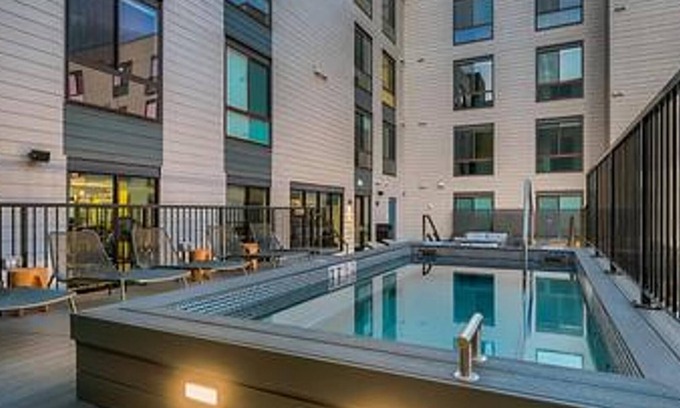 Fort Collins Appartement | Landing | Incredible Studio, Pool, Rooftop Lounge