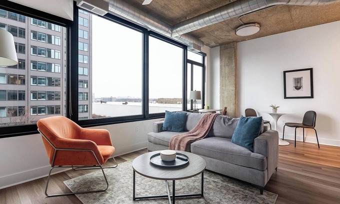 Baileys Crossroads Appartement | Landing | Modern 1BD, Gym, Game Room