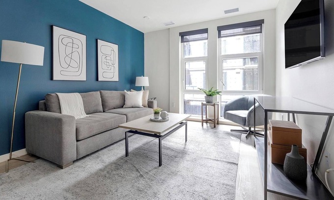 Civic Center Appartement | Landing | Modern 1BD, Gym, Rooftop Lounge