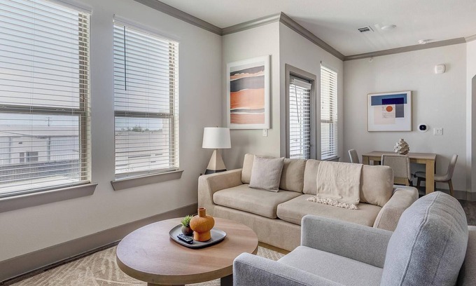 Manor Appartement | Landing | Modern 1BD, Pool, Clubhouse