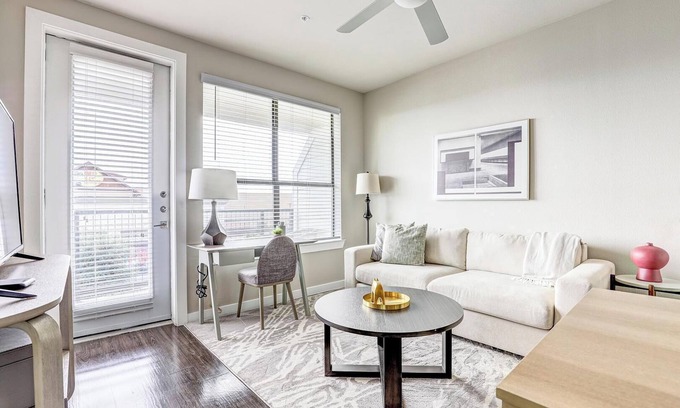 Forest Crest Appartement | Landing | Modern 1BD, Pool, Rooftop Lounge