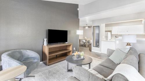 Sunrise Manor Appartement | Landing Modern Apartment with Amazing Amenities (ID1009X961)