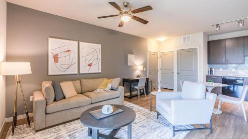 Highlands Ranch Appartement | Landing Modern Apartment with Amazing Amenities (ID7516X47)
