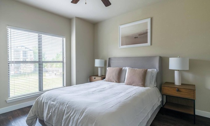 Katy Appartement | Landing | Spectacular 1BD, Gym, Courtyard