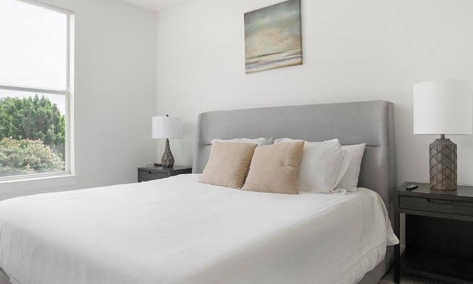 Park Central Appartement | Landing | Spectacular 1BD, Courtyard, Gym