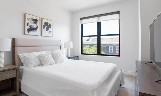 Little Italy Appartement | Landing at La Collina - 2 Bedrooms in University Circle