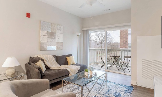 Willow Springs Appartement | Landing | Spectacular 2BD, Clubhouse, Pool
