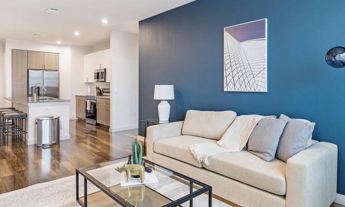 Fate Appartement | Landing | Stylish 2BD, Clubhouse, Pool