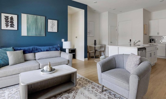 Casas Adobes Appartement | Landing | Stylish 2BD, Pool