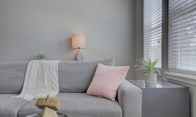Terrell Heights Appartement | Landing | Stylish 2BD, Yoga Studio, Courtyard