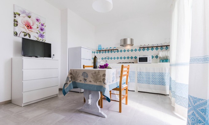 Calasetta Appartement | LANTANA, apartment with glimpse of the sea