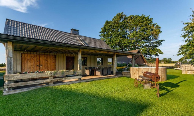 Haademeeste Maison | Lapite