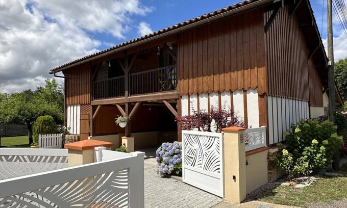 Benquet Maison | LARCHET - BENQUET - Gîte