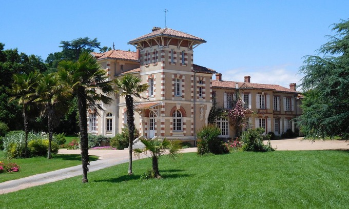 Saint-Etienne-de-Mer-Morte Autre | Grande villa italienne avec son parc, sa piscine et son tennis