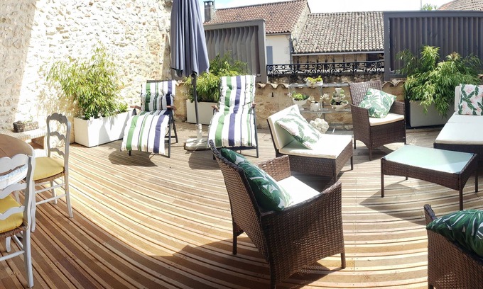 Villereal Maison | Grande maison bourgeoise 260m2 et Terrasse 36m2 Coeur de Bastide.Chromecast Tv