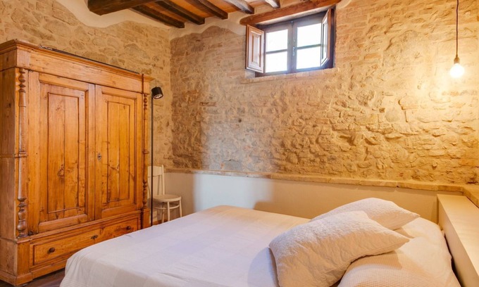 Marsciano Appartement | Grand appartement de 3 pièces avec piscine commune, Wi-Fi et climatisation