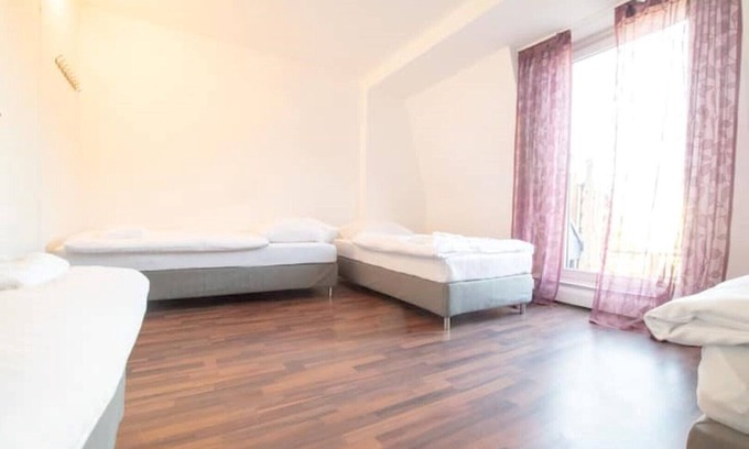 Buderich Appartement | Large 3-room maisonette with terrace