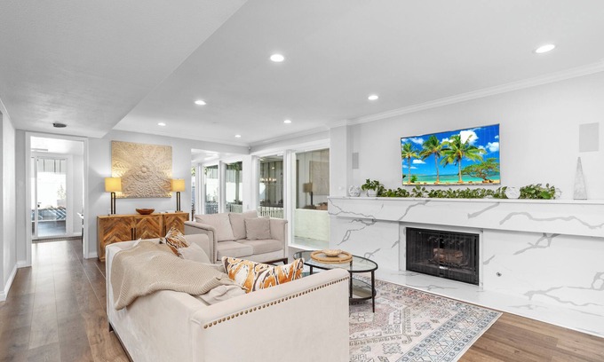 Los Cerritos Maison | Large 3BD : Master Suite : Pool
