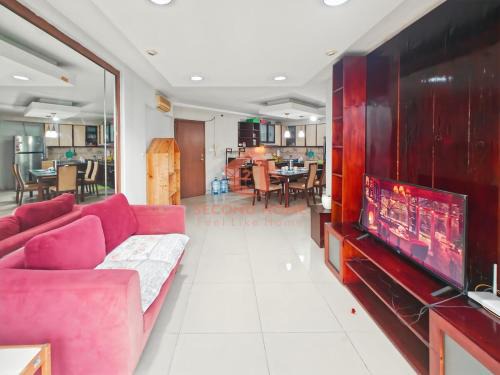 Setiabudi Appartement | Large 3BR Rasuna Apt with Pool & Wi-Fi by 2ndHome