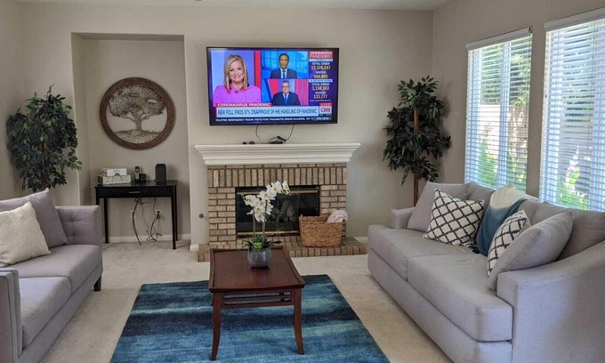 Oak Creek Maison | Large 5 Bed Home in a Gated Community