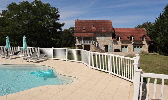 Caylus Maison | Grande maison de 5 chambres à Parisot, Tarn et Garonne avec piscine de 15m